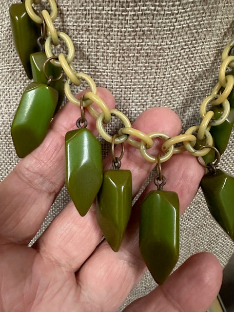 Vintage Green Bakelite Necklace