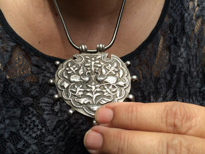 Vintage Rajasthan Indian Old Sterling Silver Pendant Necklace