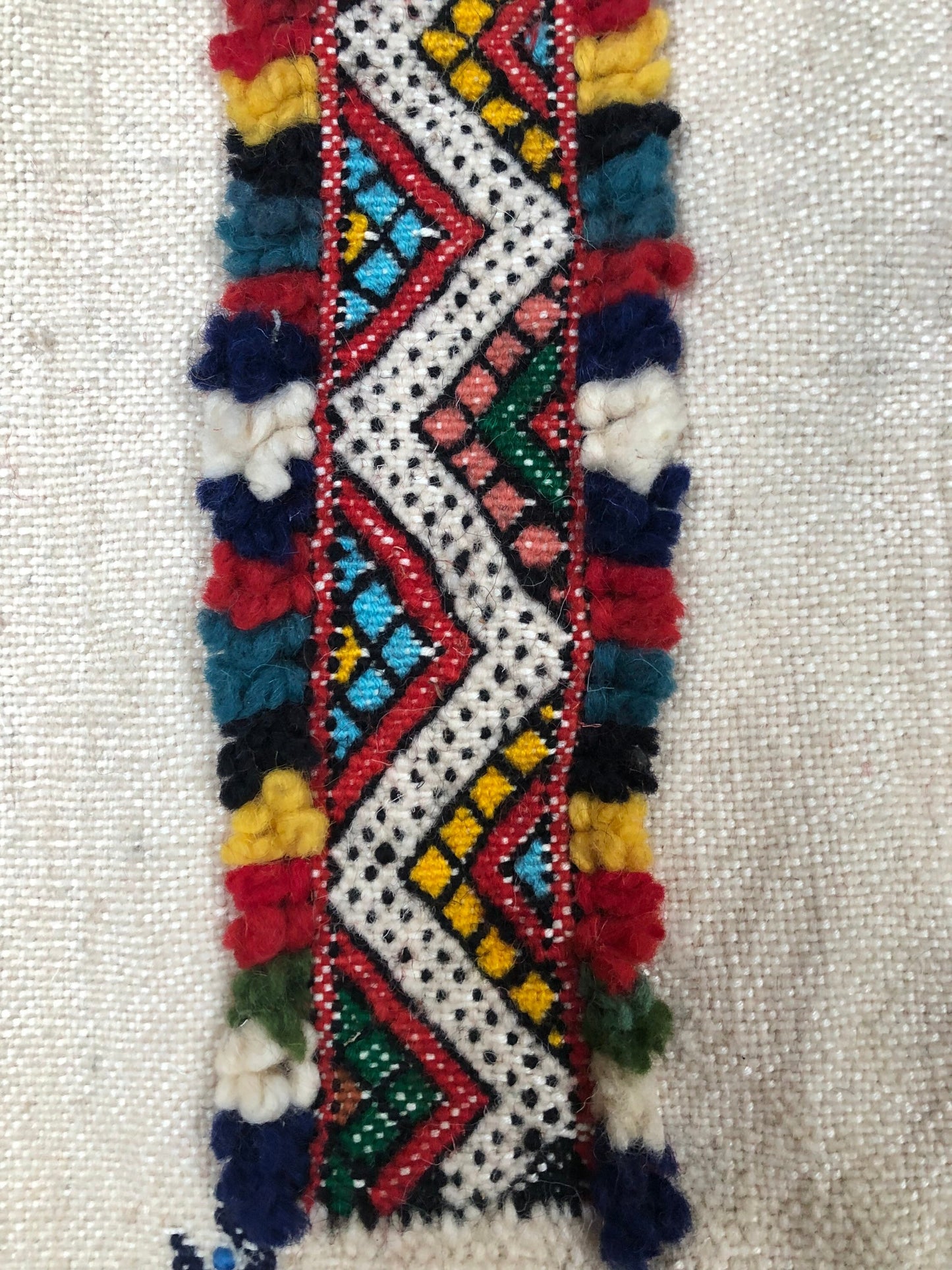 Ethnic Boho Hand Loomed White Area Rug with Graphic Color Design