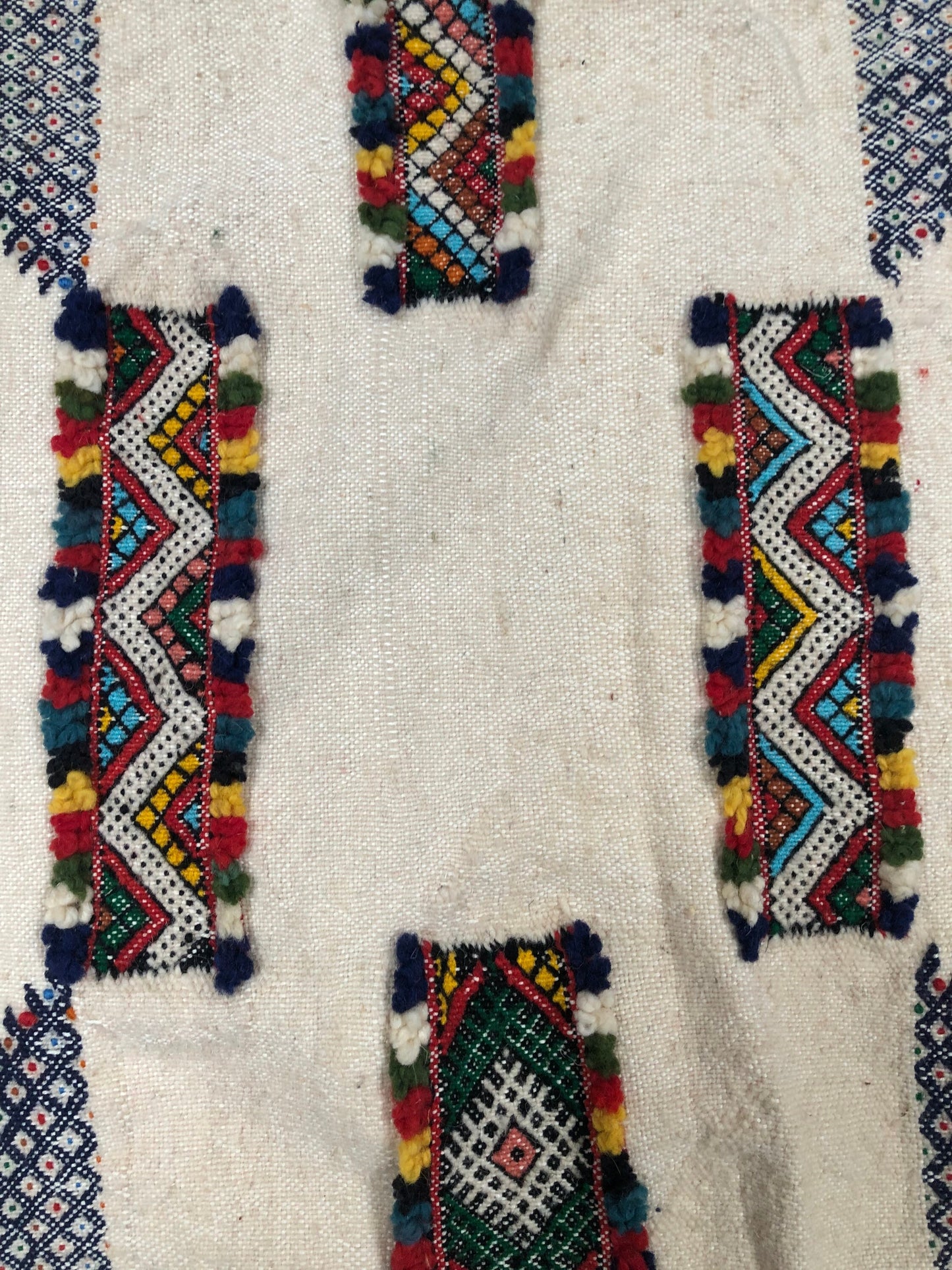 Ethnic Boho Hand Loomed White Area Rug with Graphic Color Design