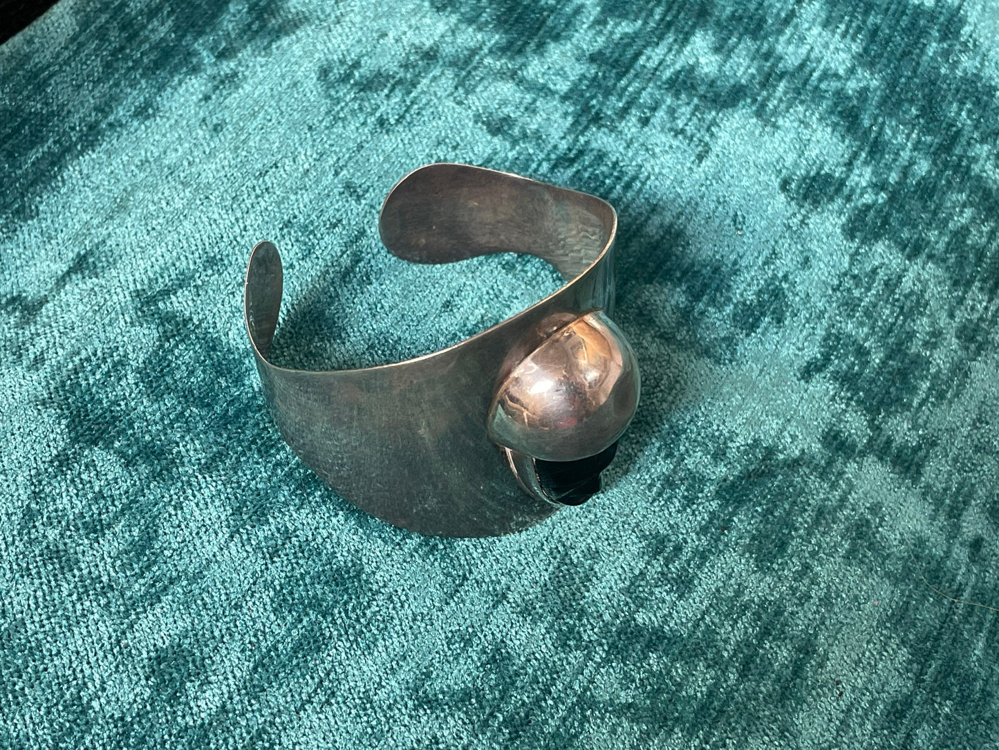 Vintage Espinosa Mexican Sterling Silver Signed Black Onyx Indigenous Head Cuff Bracelet