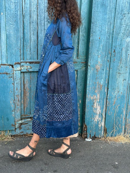 Injiri  Amber - 01   Indigo Blue & Bandhani Patterns   Large