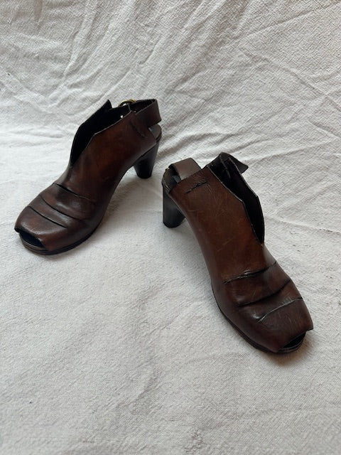 Vintage Munoz Vrandecic Leather Pumps