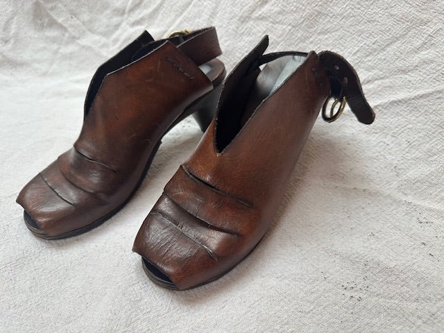 Vintage Munoz Vrandecic Leather Pumps