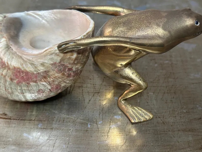 Vintage Brass Frog Pulling Shell