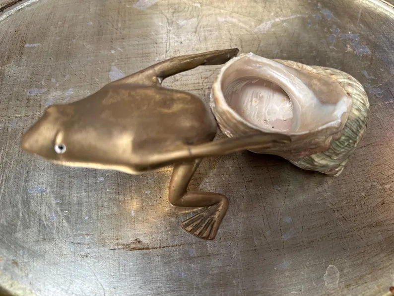Vintage Brass Frog Pulling Shell
