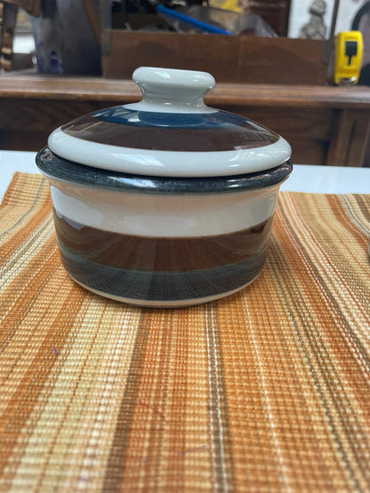 Vintage 1970s Arabia Finland Ceramic Sugar Bowl and Cream Set Named “Kaira” by Anna Jastinen-Winquist
